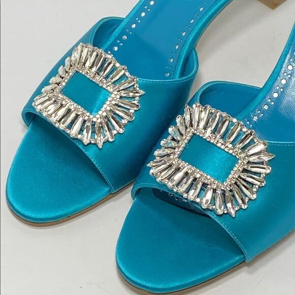 Manolo Blahnik Laalita 50 Embellished Buckle Satin Mules size 39.5 - Picture 4 of 13